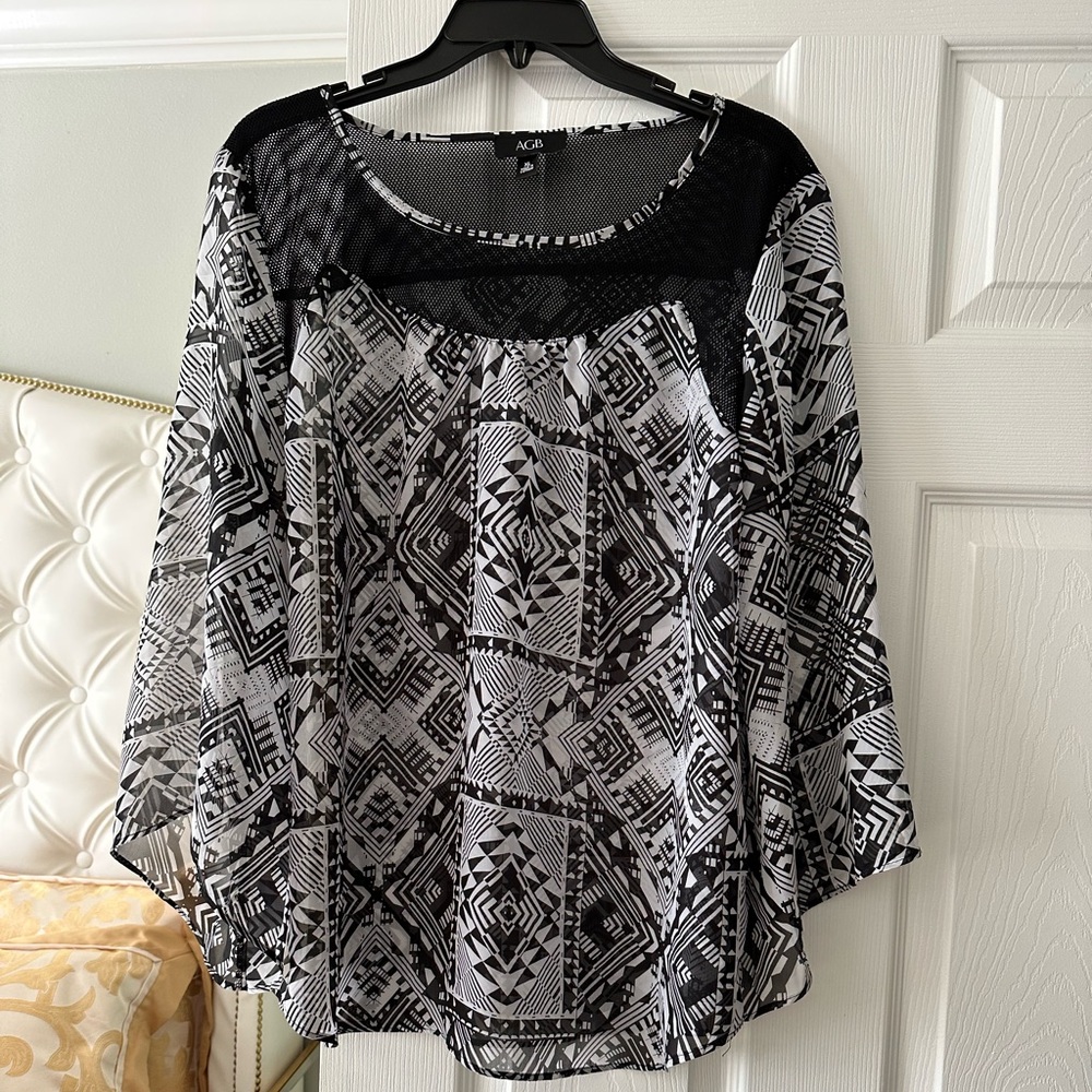 AGB Black and White Geometric Women's Top